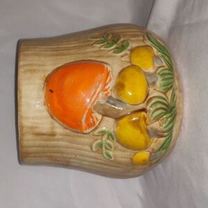Vtg. 1970 ceramic Arnel cookie jar